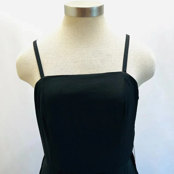 NWT Lily Rose Juniors Sleeveless Adjustable Strap Black Mini Dress Size Medium - Picture 2 of 14